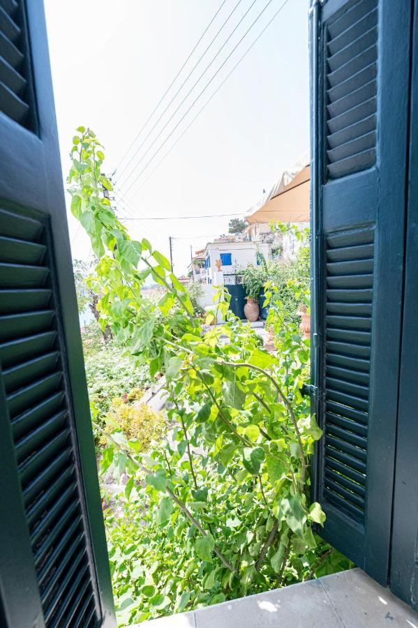 Traditional House Under The Clock Tower With Sweet View Poros Town Exterior photo