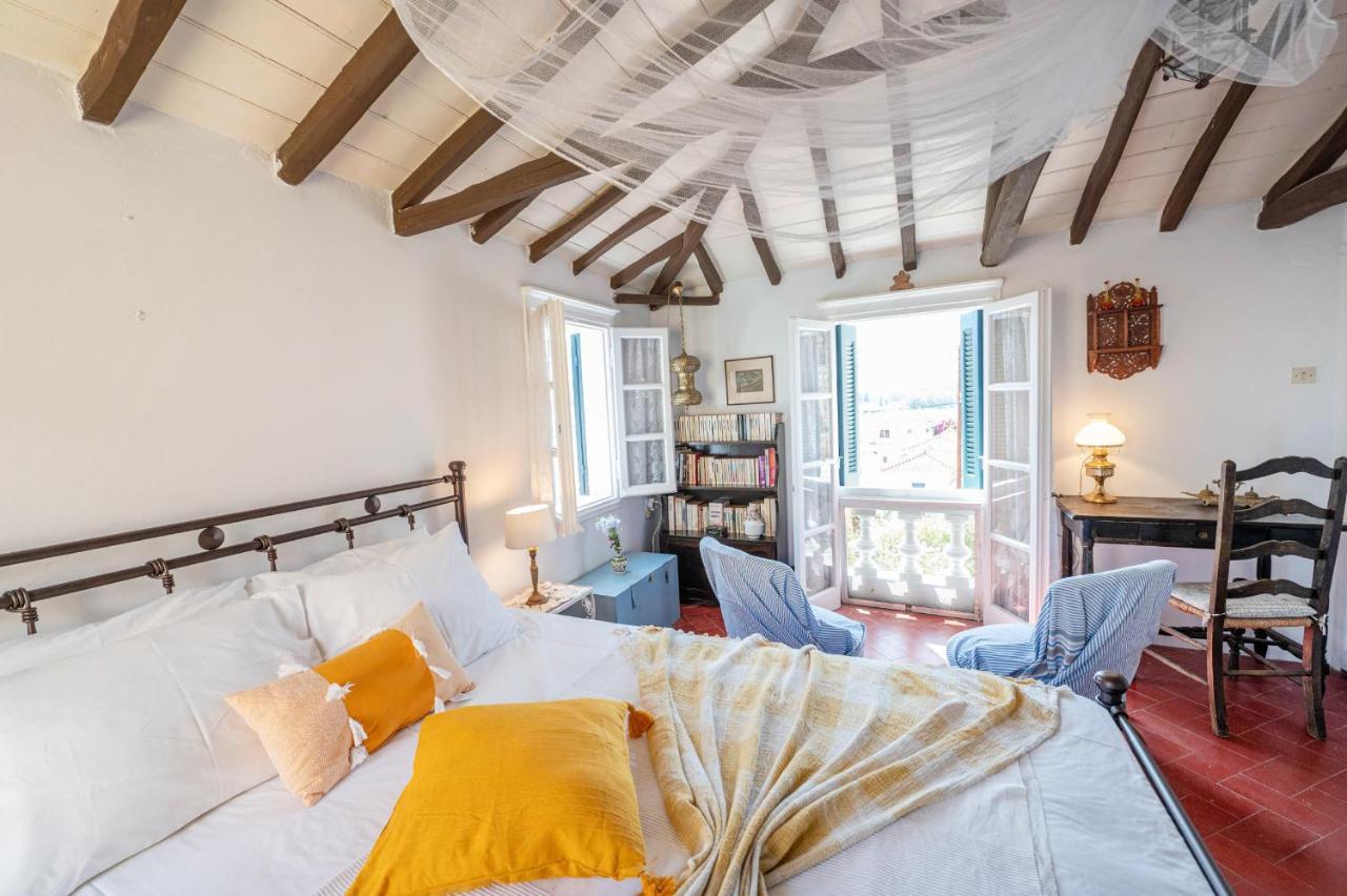 Traditional House Under The Clock Tower With Sweet View Poros Town Exterior photo