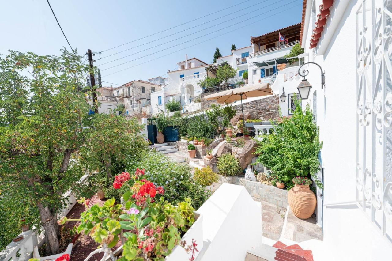 Traditional House Under The Clock Tower With Sweet View Poros Town Exterior photo