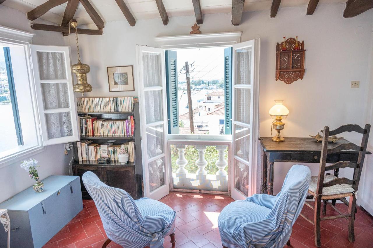Traditional House Under The Clock Tower With Sweet View Poros Town Exterior photo
